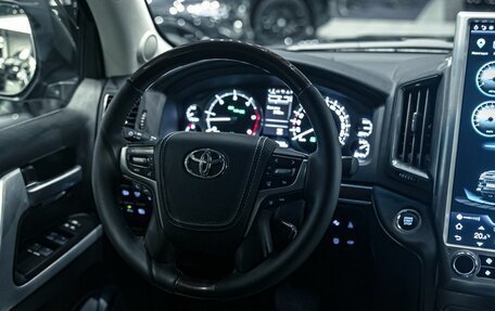 Toyota Land Cruiser 200, 2016 год, 7 490 000 рублей, 13 фотография