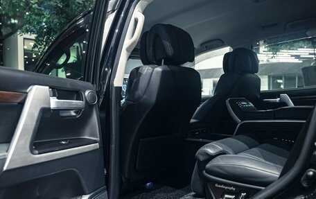 Toyota Land Cruiser 200, 2016 год, 7 490 000 рублей, 26 фотография