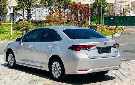 Toyota Corolla, 2022 год, 1 380 000 рублей, 5 фотография