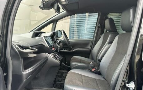 Toyota Noah III, 2021 год, 2 010 000 рублей, 10 фотография