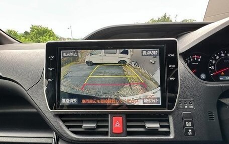 Toyota Noah III, 2021 год, 2 010 000 рублей, 16 фотография
