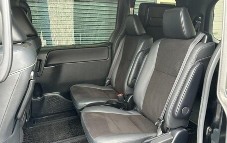 Toyota Noah III, 2021 год, 2 010 000 рублей, 21 фотография
