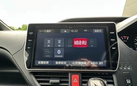 Toyota Noah III, 2021 год, 2 010 000 рублей, 18 фотография