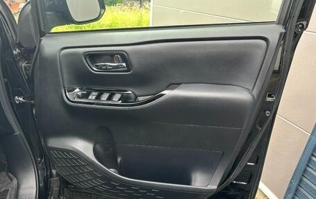 Toyota Noah III, 2021 год, 2 010 000 рублей, 29 фотография