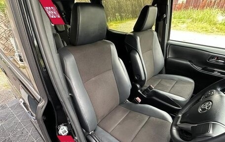 Toyota Noah III, 2021 год, 2 010 000 рублей, 30 фотография
