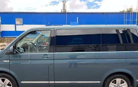 Volkswagen Multivan T6 рестайлинг, 2019 год, 4 600 000 рублей, 5 фотография