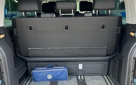 Volkswagen Multivan T6 рестайлинг, 2019 год, 4 600 000 рублей, 6 фотография