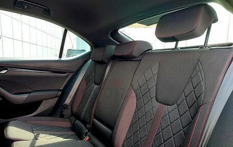 Skoda Octavia RS, 2025 год, 14 фотография