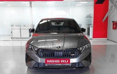 Skoda Octavia RS, 2025 год, 2 фотография