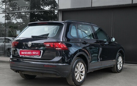 Volkswagen Tiguan II, 2019 год, 2 370 000 рублей, 4 фотография