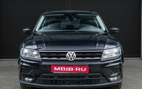 Volkswagen Tiguan II, 2019 год, 2 370 000 рублей, 2 фотография