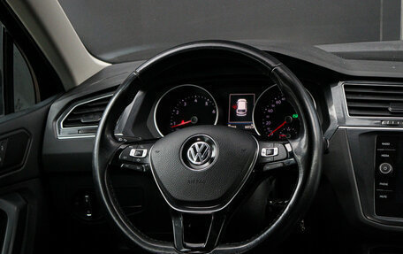 Volkswagen Tiguan II, 2019 год, 2 370 000 рублей, 12 фотография