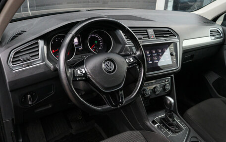 Volkswagen Tiguan II, 2019 год, 2 370 000 рублей, 13 фотография