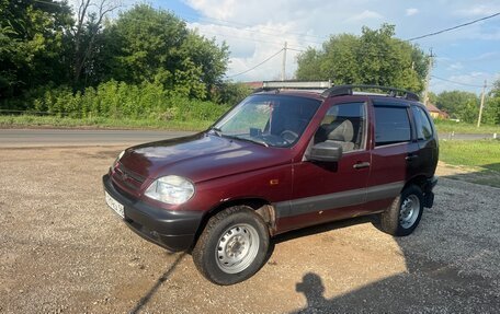 Chevrolet Niva I рестайлинг, 2004 год, 250 000 рублей, 3 фотография
