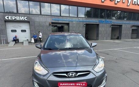 Hyundai Solaris II рестайлинг, 2011 год, 670 000 рублей, 4 фотография