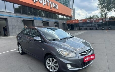 Hyundai Solaris II рестайлинг, 2011 год, 670 000 рублей, 3 фотография