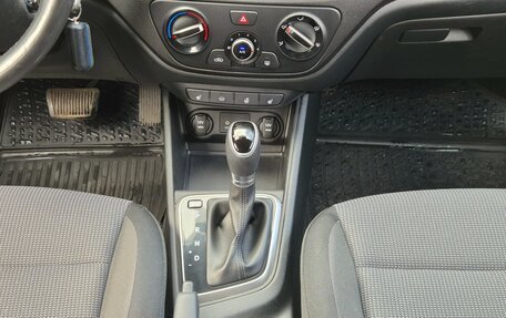 Hyundai Solaris II рестайлинг, 2017 год, 1 379 000 рублей, 11 фотография