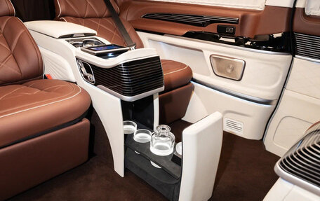 Mercedes-Benz V-Класс, 2024 год, 33 500 000 рублей, 18 фотография