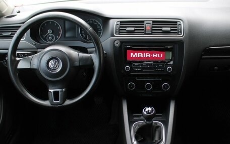 Volkswagen Jetta VI, 2011 год, 729 000 рублей, 13 фотография