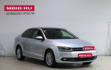 Volkswagen Jetta VI, 2011 год, 729 000 рублей, 3 фотография