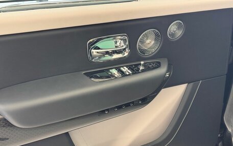 Rolls-Royce Cullinan, 2021 год, 45 000 000 рублей, 9 фотография