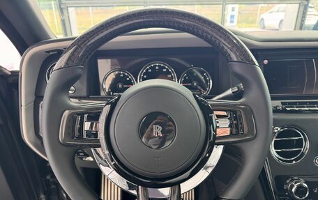 Rolls-Royce Cullinan, 2021 год, 45 000 000 рублей, 13 фотография