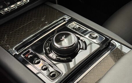 Rolls-Royce Cullinan, 2021 год, 45 000 000 рублей, 18 фотография