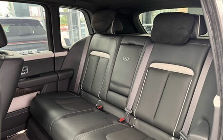 Rolls-Royce Cullinan, 2021 год, 45 000 000 рублей, 20 фотография