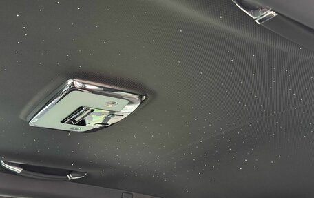 Rolls-Royce Cullinan, 2021 год, 45 000 000 рублей, 24 фотография