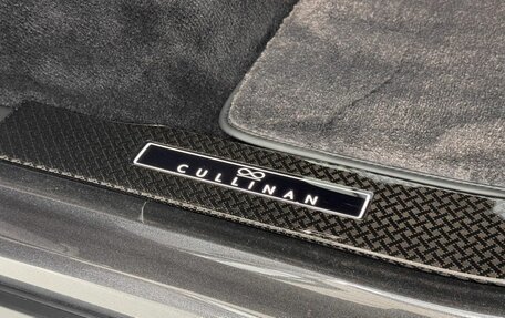 Rolls-Royce Cullinan, 2021 год, 45 000 000 рублей, 30 фотография