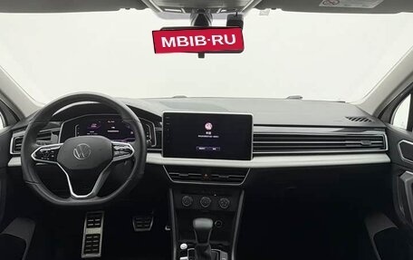 Volkswagen Tiguan II, 2022 год, 2 400 000 рублей, 8 фотография