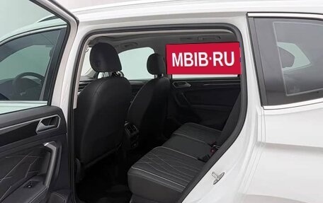 Volkswagen Tiguan II, 2022 год, 2 400 000 рублей, 6 фотография