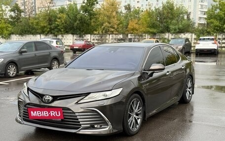 Toyota Camry, 2018 год, 2 850 000 рублей, 8 фотография