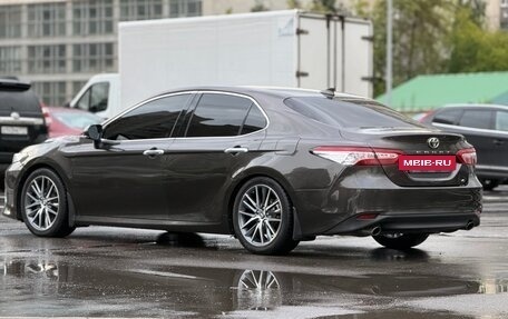 Toyota Camry, 2018 год, 2 850 000 рублей, 2 фотография
