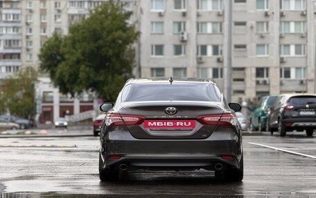 Toyota Camry, 2018 год, 2 850 000 рублей, 9 фотография
