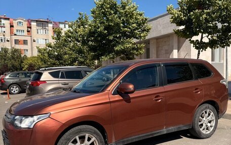 Mitsubishi Outlander III рестайлинг 3, 2012 год, 1 300 000 рублей, 3 фотография