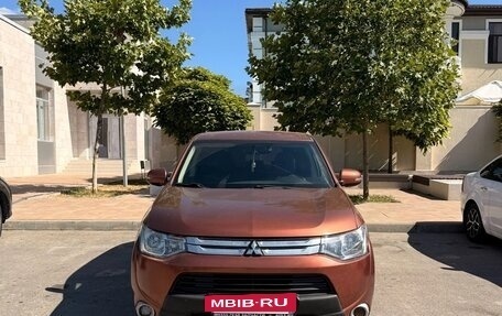 Mitsubishi Outlander III рестайлинг 3, 2012 год, 1 300 000 рублей, 2 фотография