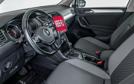 Volkswagen Tiguan II, 2018 год, 2 391 000 рублей, 8 фотография