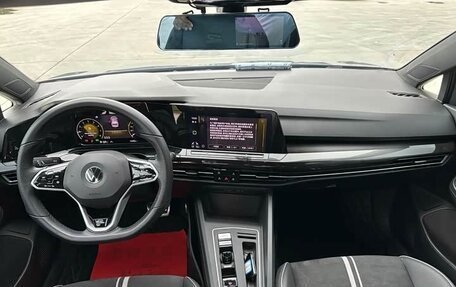 Volkswagen Golf VIII, 2022 год, 2 130 000 рублей, 11 фотография