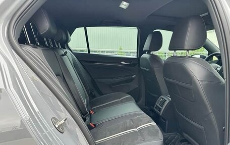Volkswagen Golf VIII, 2022 год, 2 130 000 рублей, 17 фотография