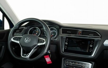 Volkswagen Tiguan II, 2021 год, 3 298 000 рублей, 13 фотография