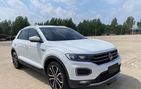Volkswagen T-Roc I, 2022 год, 4 372 000 рублей, 3 фотография