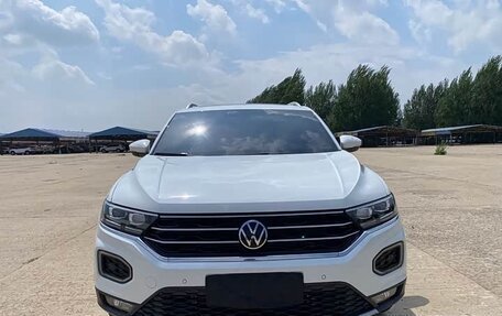 Volkswagen T-Roc I, 2022 год, 4 372 000 рублей, 2 фотография