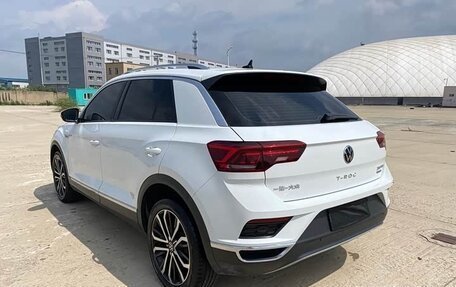 Volkswagen T-Roc I, 2022 год, 4 372 000 рублей, 6 фотография