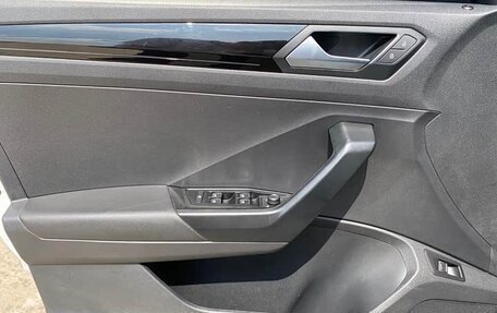 Volkswagen T-Roc I, 2022 год, 4 372 000 рублей, 16 фотография