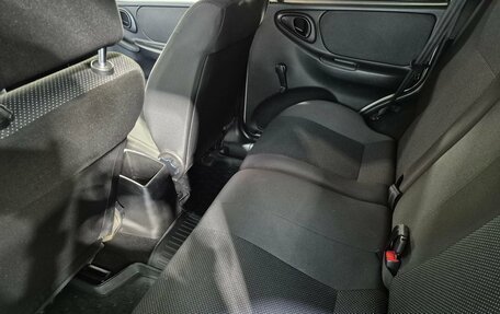 Chevrolet Niva I рестайлинг, 2015 год, 739 000 рублей, 15 фотография