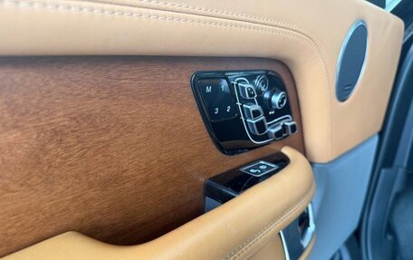Land Rover Range Rover IV рестайлинг, 2019 год, 8 600 000 рублей, 13 фотография
