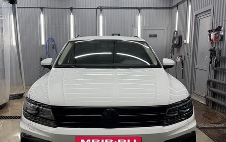 Volkswagen Tiguan II, 2018 год, 3 000 000 рублей, 2 фотография