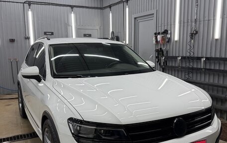 Volkswagen Tiguan II, 2018 год, 3 000 000 рублей, 4 фотография