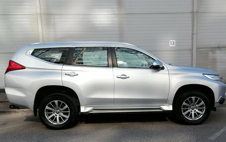 Mitsubishi Pajero Sport III рестайлинг, 2018 год, 2 199 000 рублей, 4 фотография